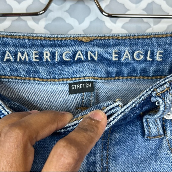 EUC American Eagle Stretch High Rise Mom Jeans - Picture 8 of 11